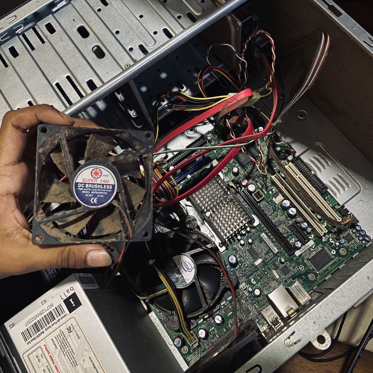 Service de maintenance et dépannage informatique des ordinateurs - Aperçu 1